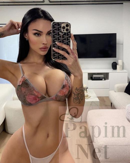 Erotik kostüm giyen Moldovyalı Beylikdüzü escort Sally