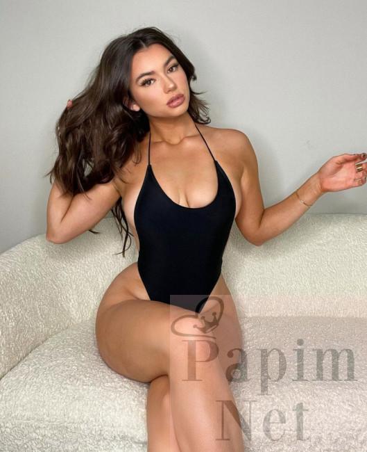 Elleriyle mastürbasyon yaptıran türbanlı Alanya escort Mila