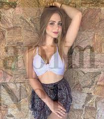 Öğrenci Taksim escort Selin evinde bekliyor