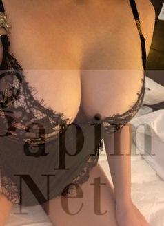 Erkeğinin üzerinde oyuncak kullanan Beylikdüzü escort Gülşad