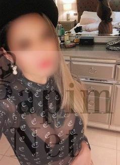 Özel anlar yaşayan Avrupa Yakası escort bayan Selma