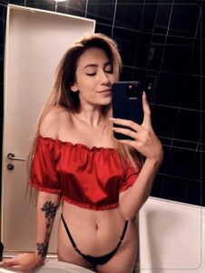 Nurdağı Dul Escort Firuze Evinizi Renklendiriyor